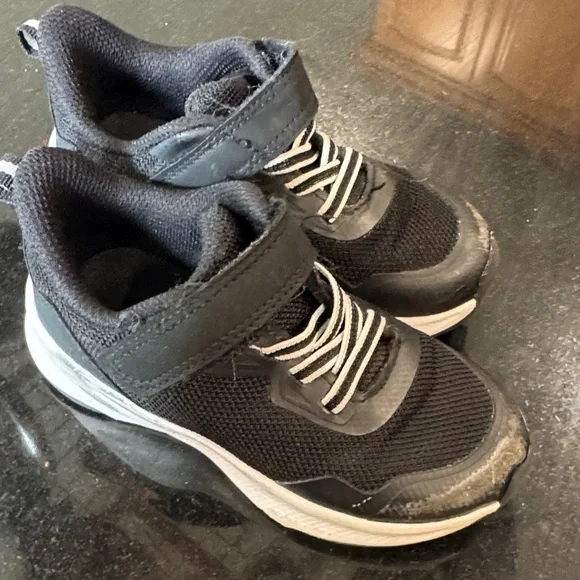 Athletic Works Toddler Boys Mesh Jogger Sneakers - Picture 11 of 13